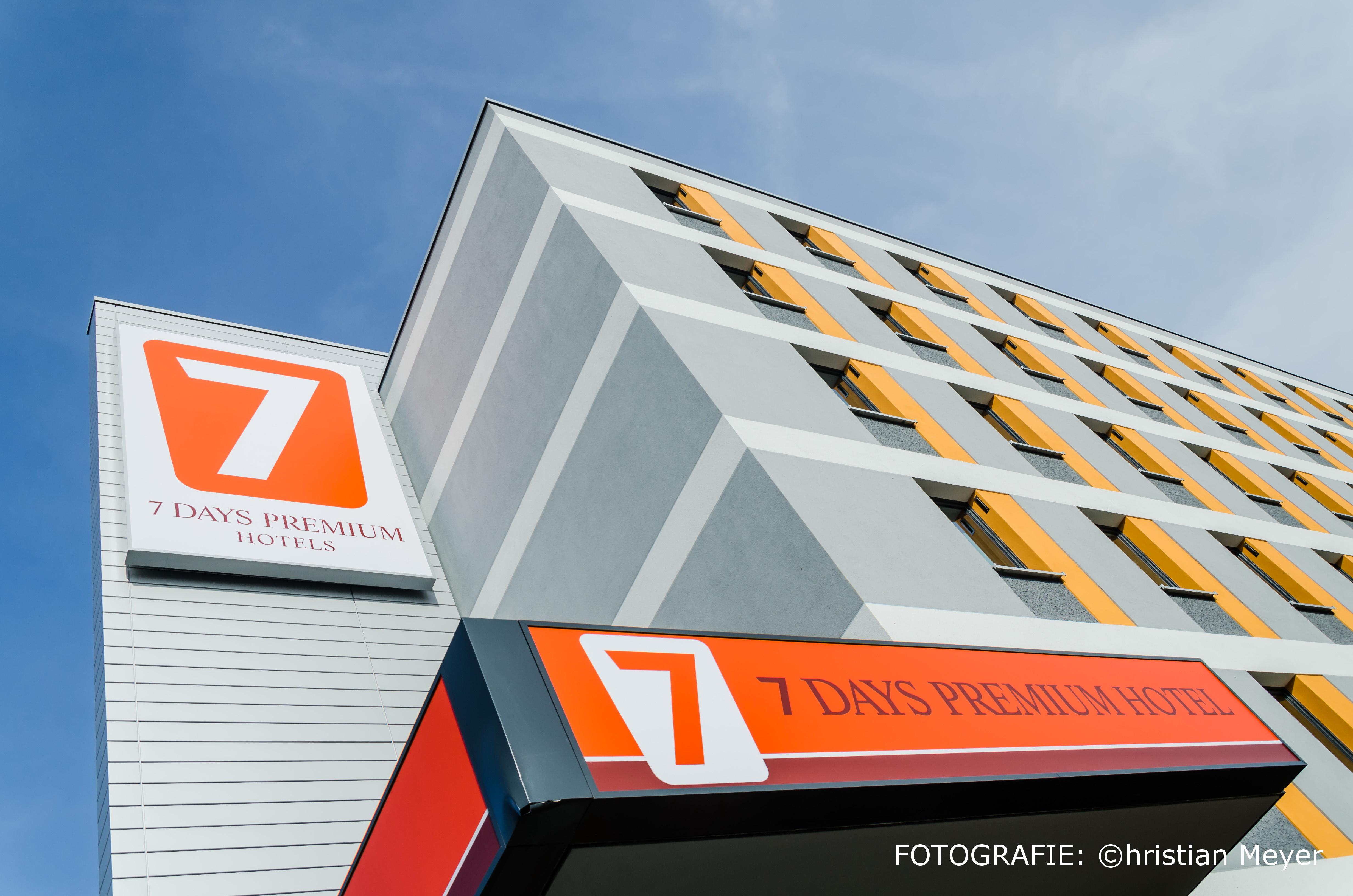 Campanile Leipzig Halle Airport شكويديتس المظهر الخارجي الصورة